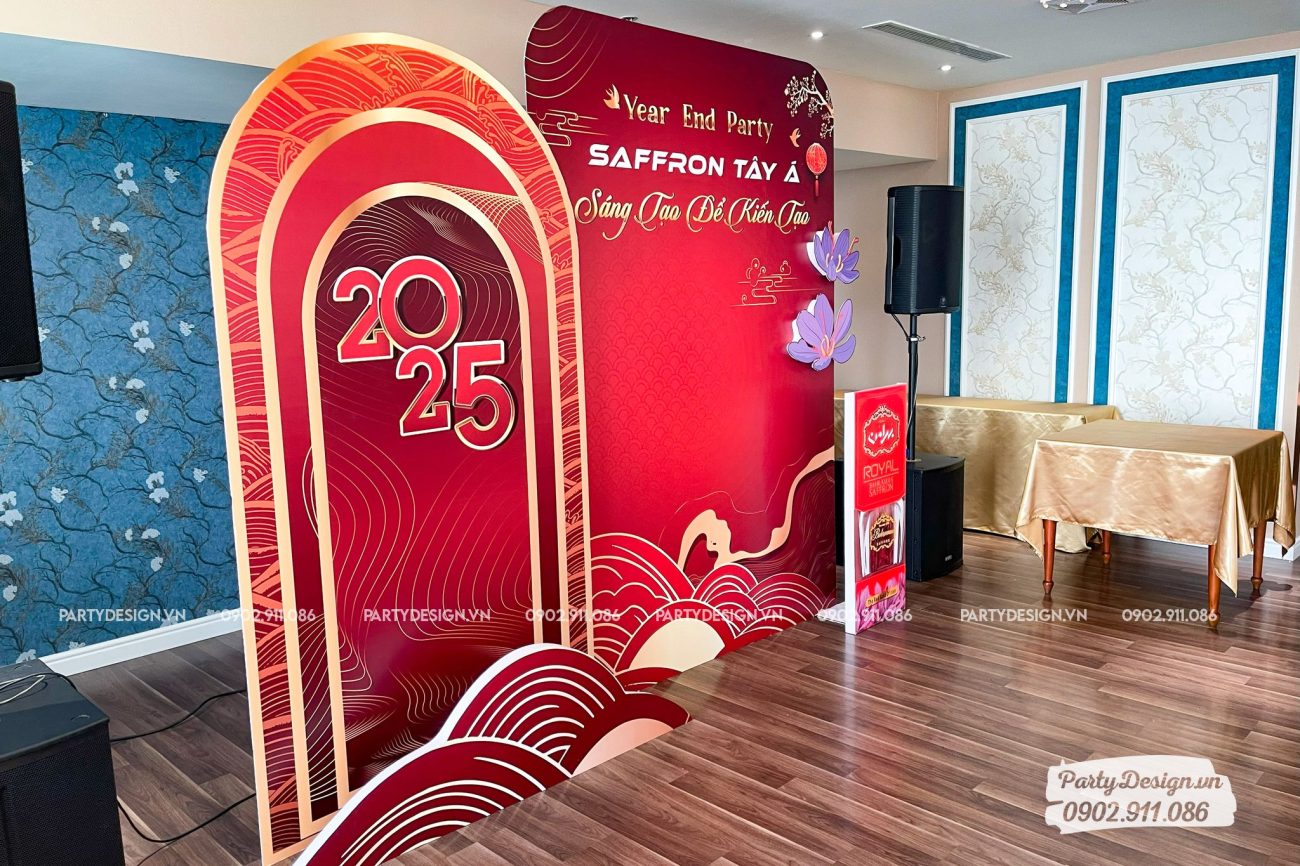 Backdrop Year End Party, tất niên tone đỏ truyền thống - Saffron Tây Á (2)