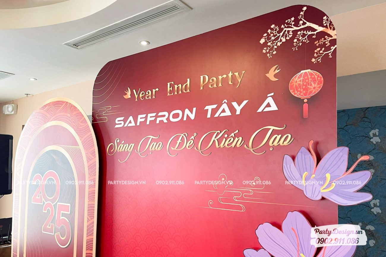 Backdrop Year End Party, tất niên tone đỏ truyền thống - Saffron Tây Á (3)